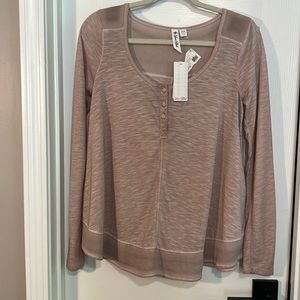 Others Follow Top / NWT